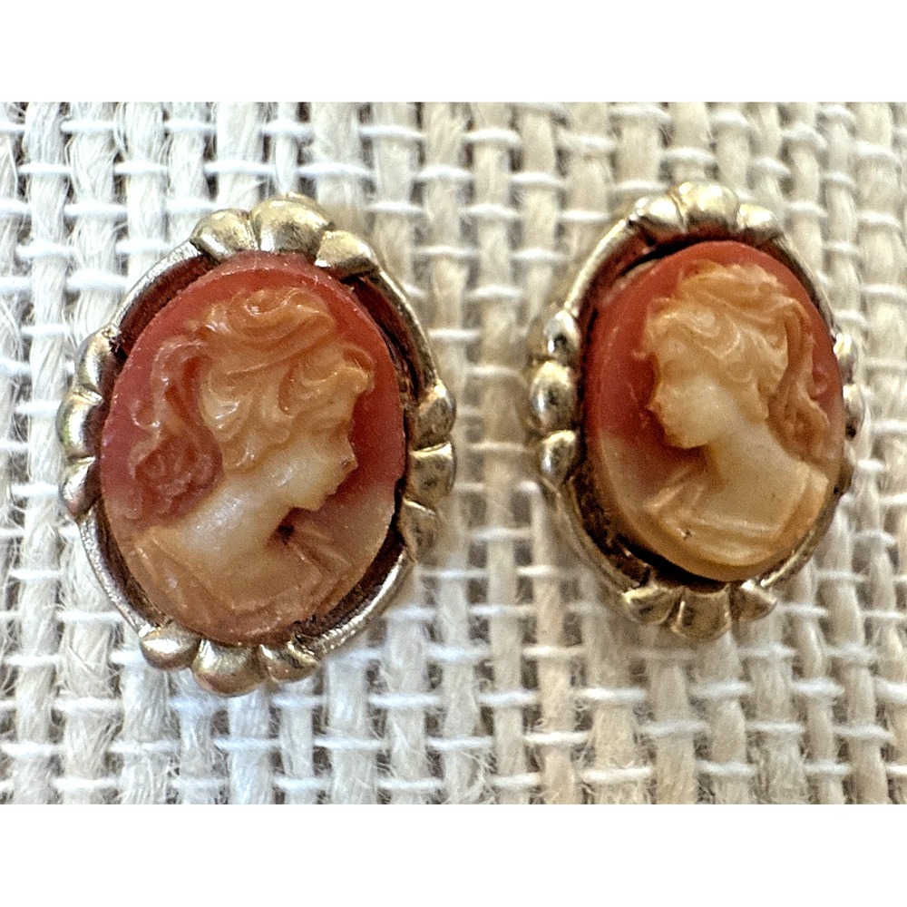Vintage Cameo Pendant Baroness Victorian Old Woman Stud Earrings Pink Red